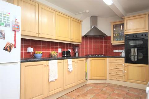 3 bedroom semi-detached house to rent, Raymond Crescent, Guildford, Surrey, GU2