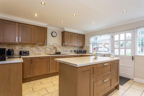 19 Heaton Way, Romford, RM3 7HA