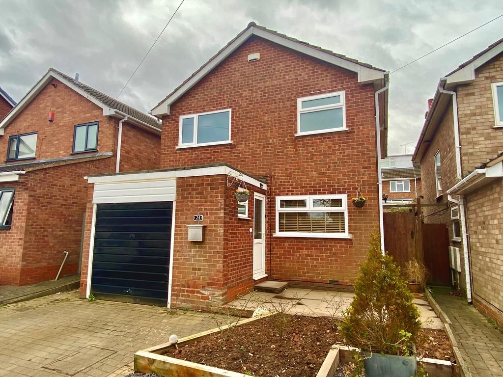 Clent Drive, Church Farm, Nuneaton 3 bed detached house £227,500