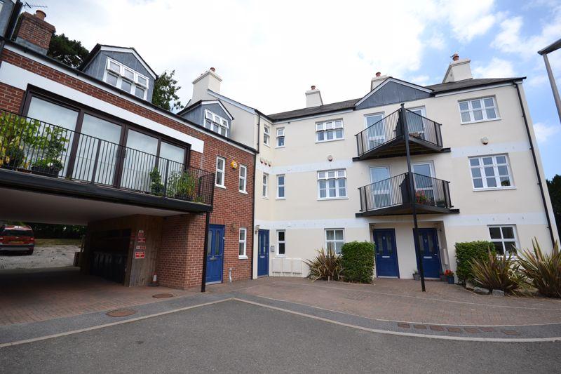 Redworth Court, Totnes 2 bed apartment £169,500