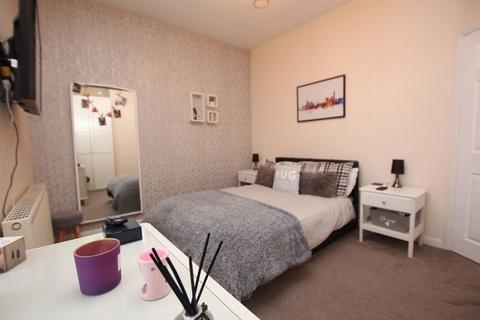 13 Bevis Green, Bury, BL9 6RQ