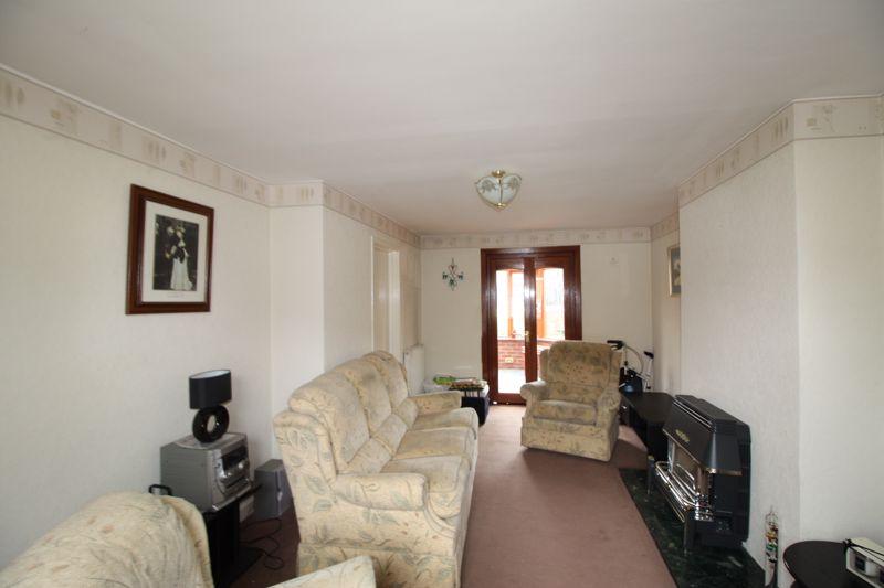 11 Manor Crescent, Tullibody 3 bed terraced house £98,000