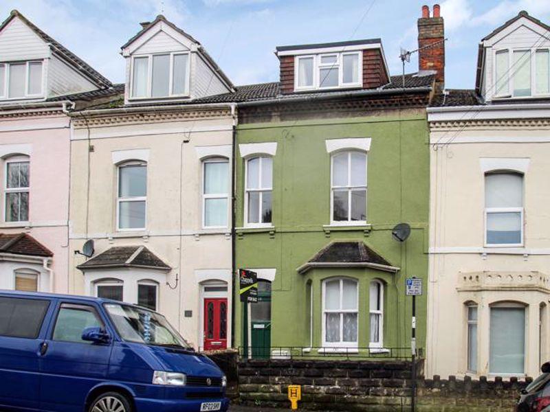 Swindon Road, Old Town, Swindon 3 bed terraced house £190,000