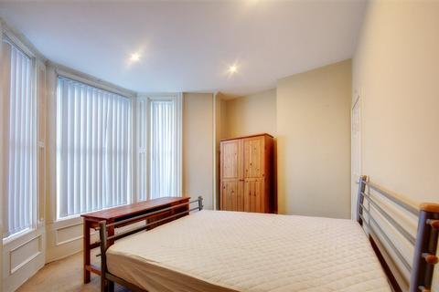 2 bedroom flat to rent, Grosvenor Place, Jesmond, Newcastle upon Tyne