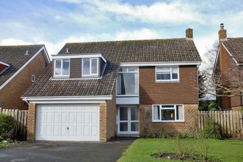 4 bedroom detached house to rent, Moorlands Close, Brockenhurst