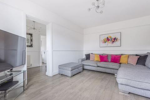 31 Oaks Way, Carshalton, SM5 4NQ