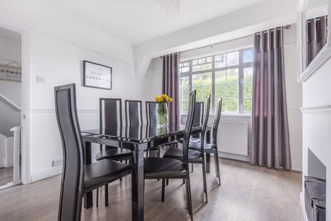 31 Oaks Way, Carshalton, SM5 4NQ