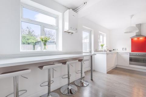 31 Oaks Way, Carshalton, SM5 4NQ