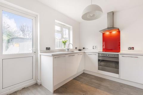 31 Oaks Way, Carshalton, SM5 4NQ