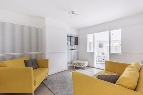 31 Oaks Way, Carshalton, SM5 4NQ