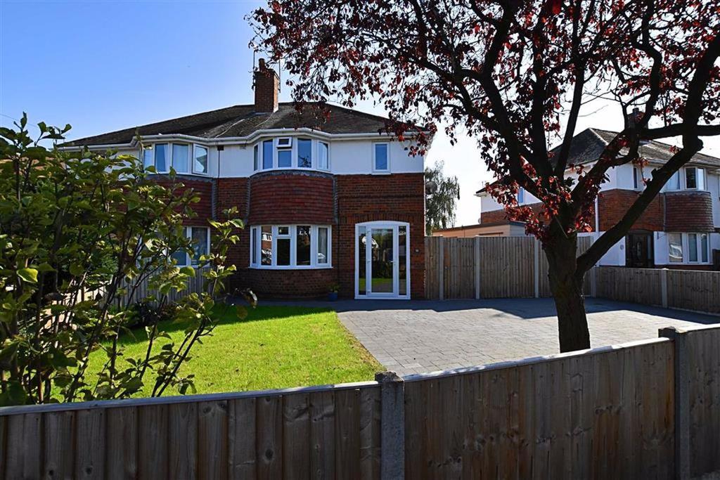 Woodstock Road, Worcester 3 bed semidetached house £260,000