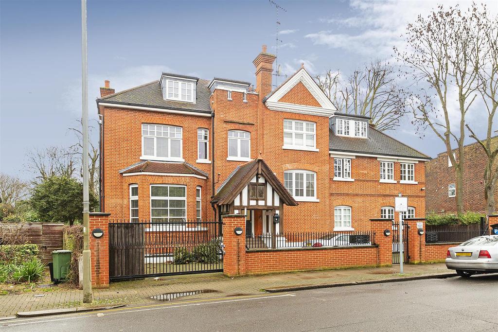 Keswick Road, Putney 1 bed flat £379,000
