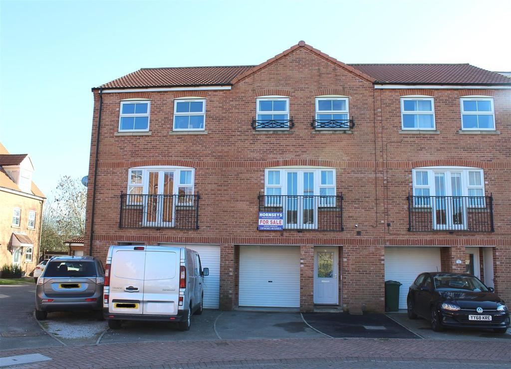 Kings Court, Market Weighton 4 bed townhouse £225,000