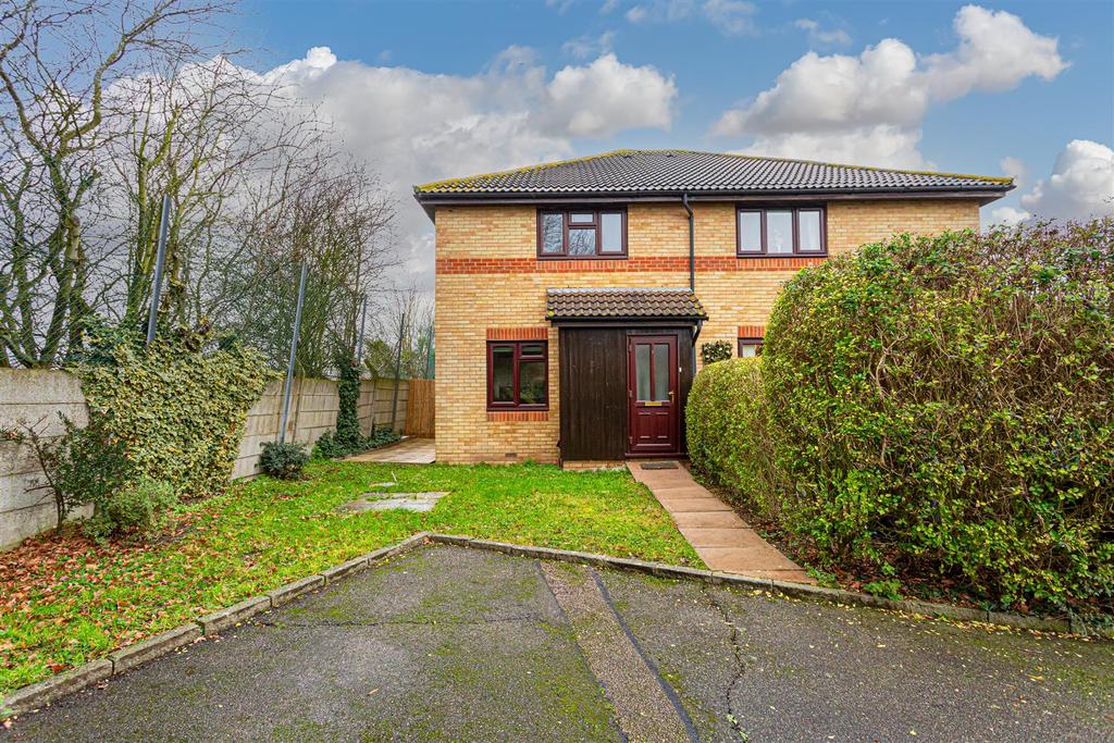 Camberley Close, Cheam, Sutton 1 bed house £1,100 pcm (£254 pw)