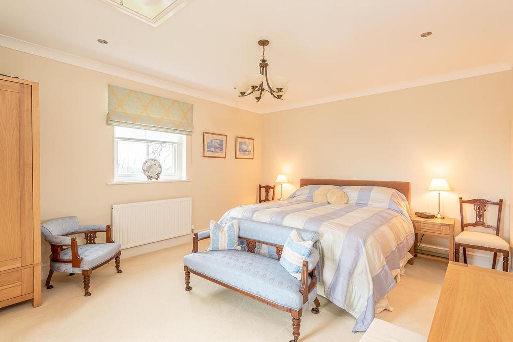 Guest bedroom