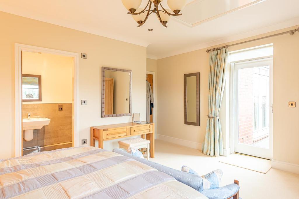 Guest bedroom
