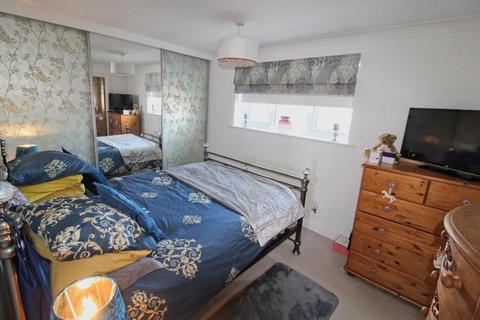 63 Cheyne Garth, Hornsea, HU18 1BF