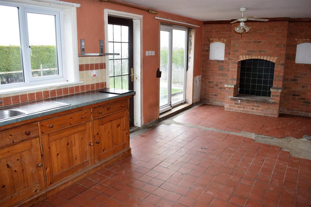 Dining kitchen