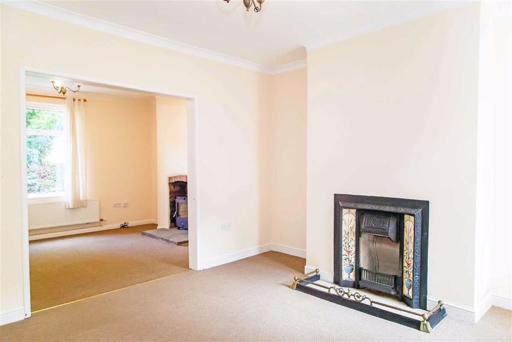 Reservoir Terrace, Brockwell, Chesterfield, S40 2 bed townhouse £550 pcm (£127 pw)