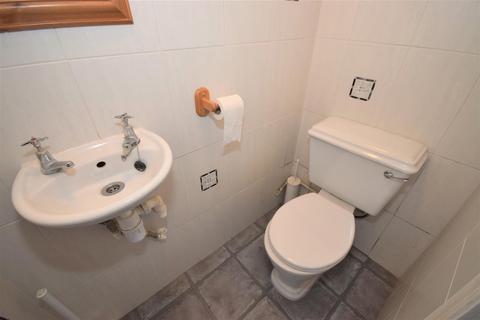 8 Burnside, East Boldon, NE36 0LS