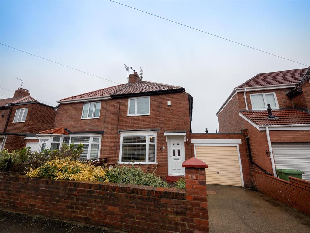 Wearmouth Drive, Monkwearmouth, Sunderland 2 bed semidetached house