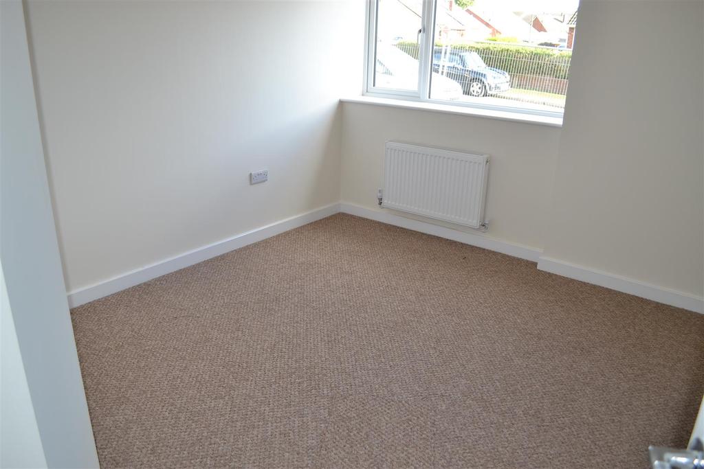 Foster Avenue, Hednesford, Cannock 2 bed apartment £575 pcm (£133 pw)