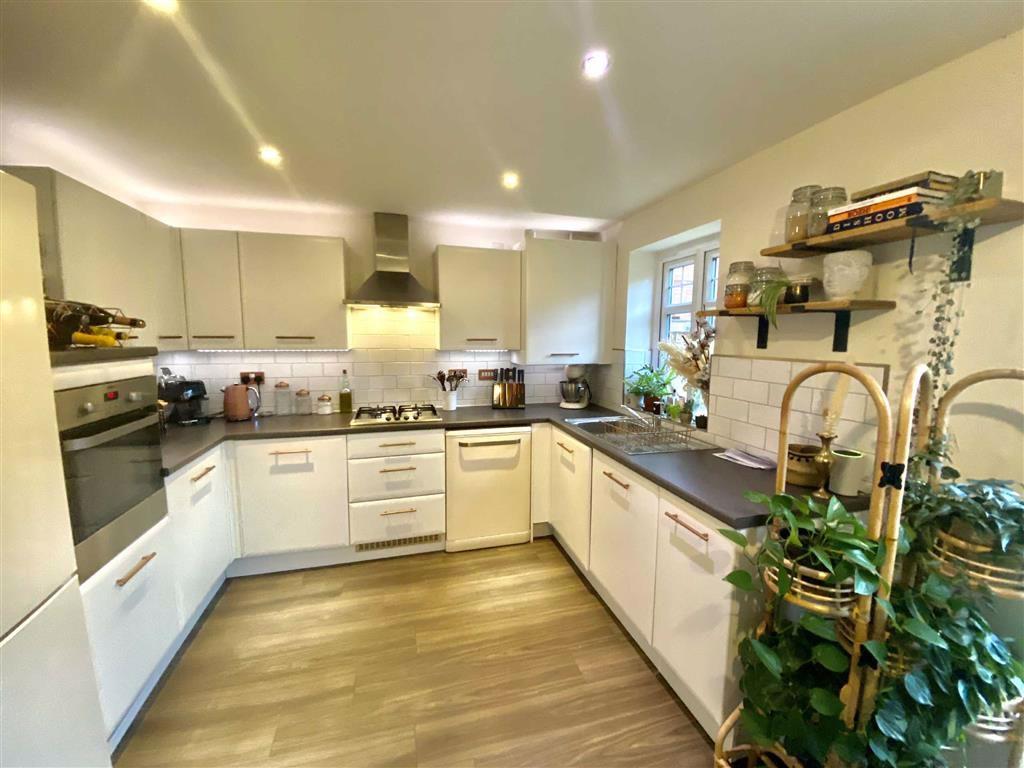 Spacious modern fitted breakfast Kitchen / Dining