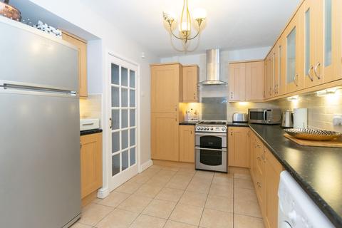 68 Asket Drive, Leeds, LS14 1HU