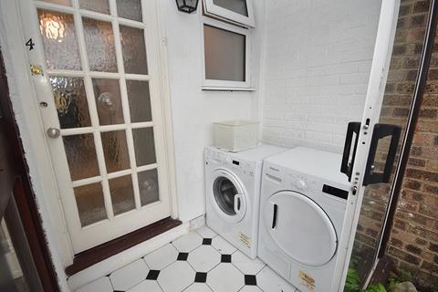 4 Village Close, London, E4 9HT