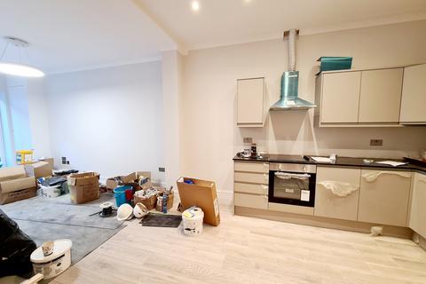 1 bedroom apartment to rent, Archway Road, Highgate, N6