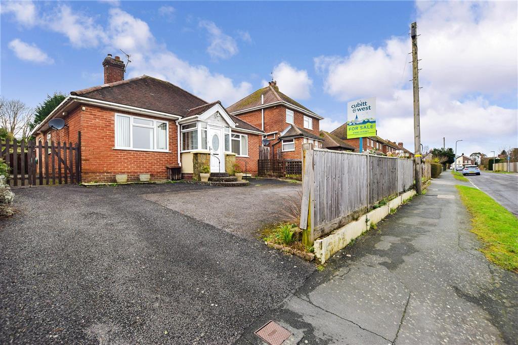 North Beeches Road, Crowborough, East Sussex 2 bed detached bungalow