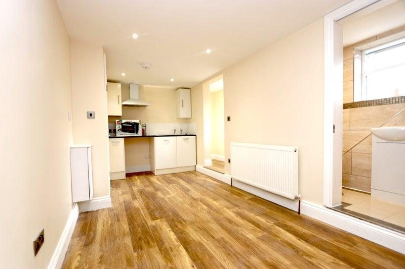 All Inclusive Studio Flat in Crofton Park