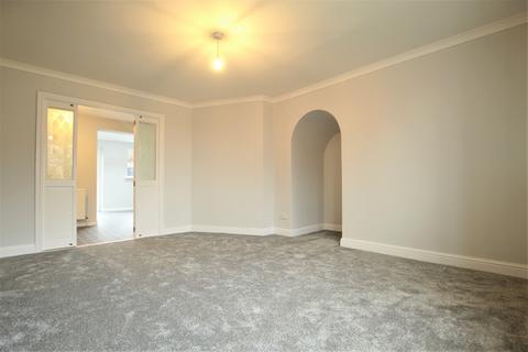 21 Bishop Way, Tingley, Wakefield, WF3 1UA