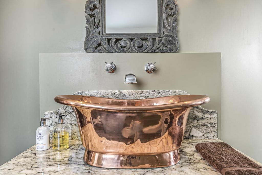 William and Holland Sink