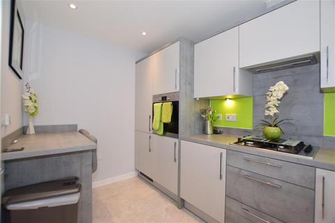 20 Kings Way, Folkestone, CT19 5UX