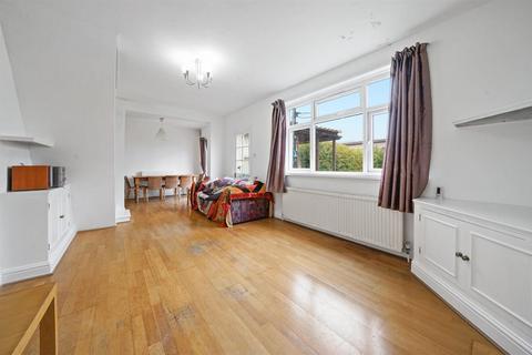 112 Allenby Road, Southall, UB1 2HJ