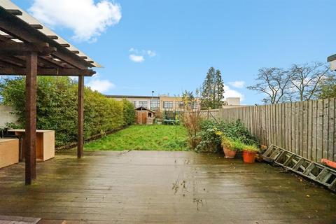 112 Allenby Road, Southall, UB1 2HJ