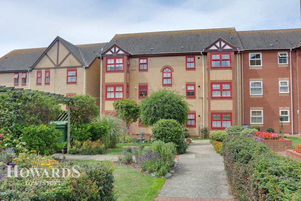 Alexandra Road, Lowestoft 2 bed flat £105,000