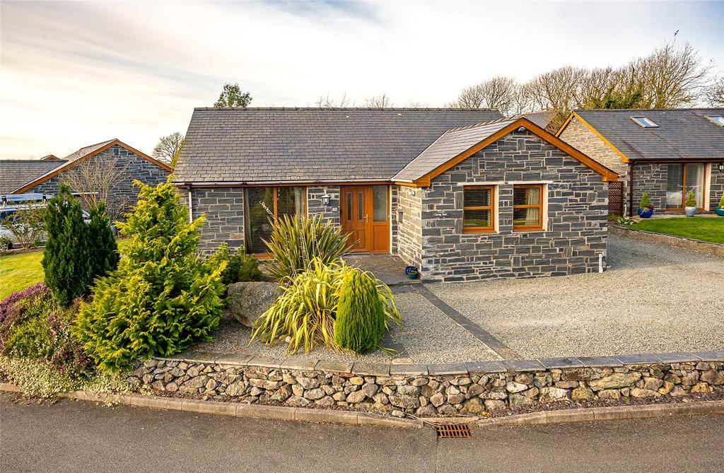 Eurach Park, Llanddaniel, Gaerwen, LL60 2 bed bungalow £230,000