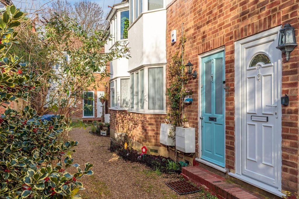 Finchley Park, North Finchley 1 bed £375,000