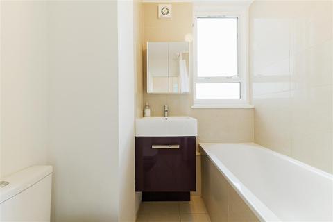103 Beaumont Road, London, SW19 6TH