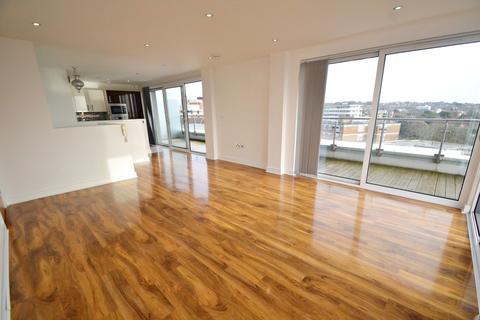 3 bedroom penthouse to rent - Poole