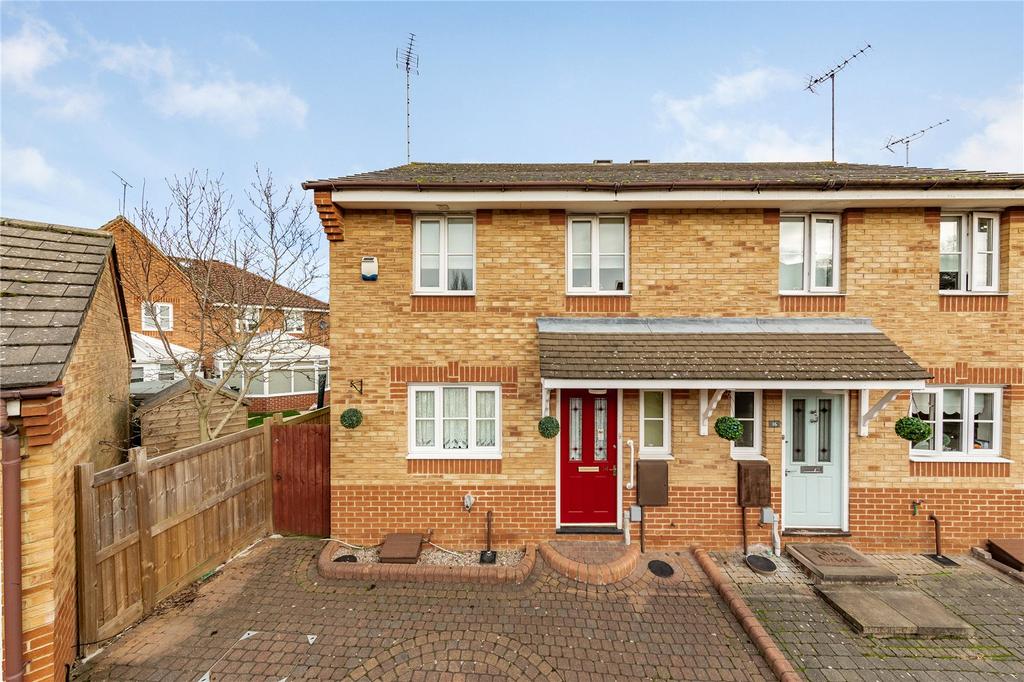 Fairmeads, Loughton, IG10 3 bed semidetached house £425,000