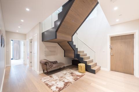 2 Devonshire Place, London, NW2 2HX