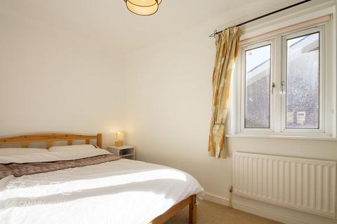 15 Blyth Close, London, E14 3DU