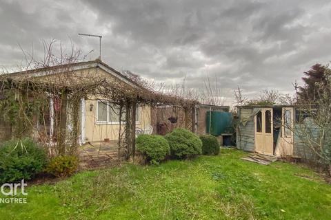 2 Glebe Close, Wix, Manningtree, CO11 2SD