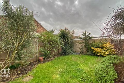 2 Glebe Close, Wix, Manningtree, CO11 2SD