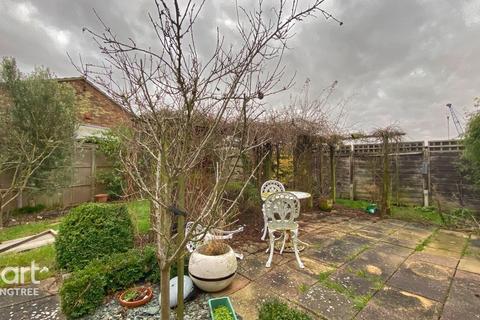 2 Glebe Close, Wix, Manningtree, CO11 2SD