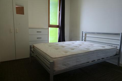 1 bedroom flat to rent, 3 Arboretum Place, IG11
