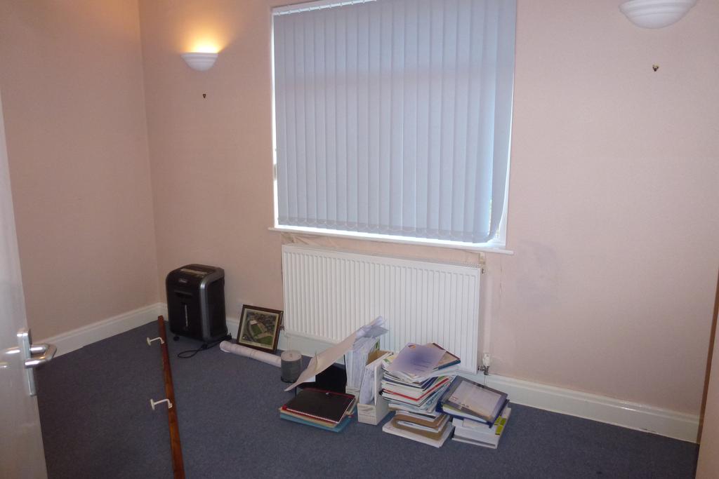 FF Rear Room